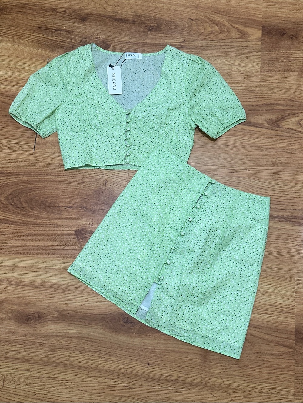 SHEKOU NWT Green Floral Puff Sleeve Crop Top Mini Skirt Set Size M - Picture 2 of 6